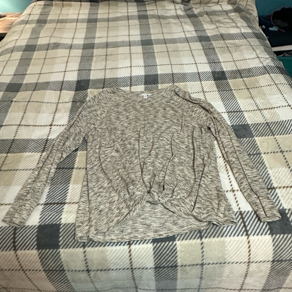 Time and Tru Women's Long Sleeve Twist Front Top - Heathered Gray
